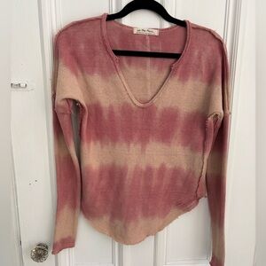 We The Free Pink Tie Dye Long-Sleeve Top Lightweight Sweater Size XS